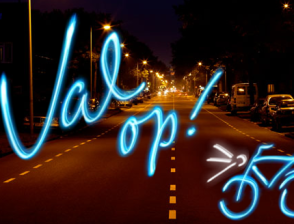 Donker buiten,  Licht aan en Gaan!